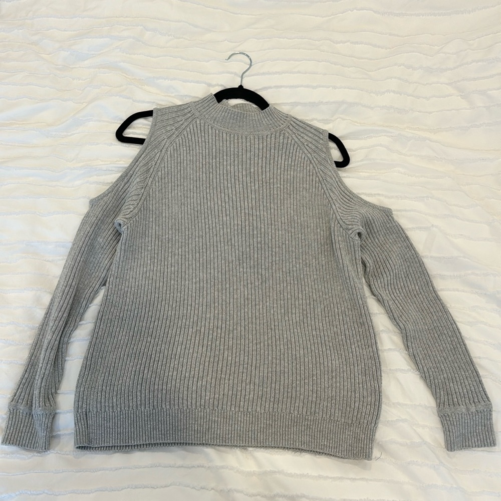 H&M - Gray Shoulders Cut Off Sweater